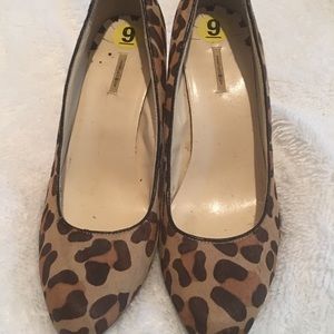 Fine leather leopard heels